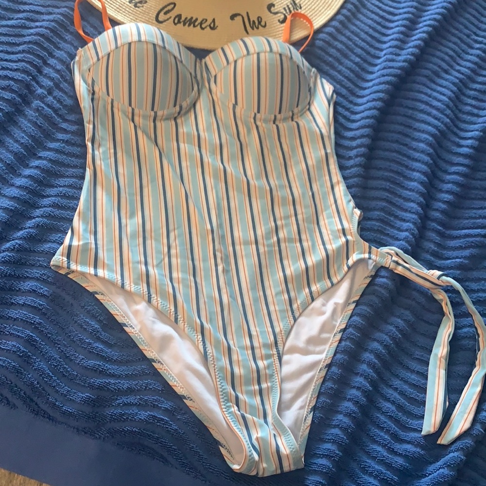 One piece swimsuit
